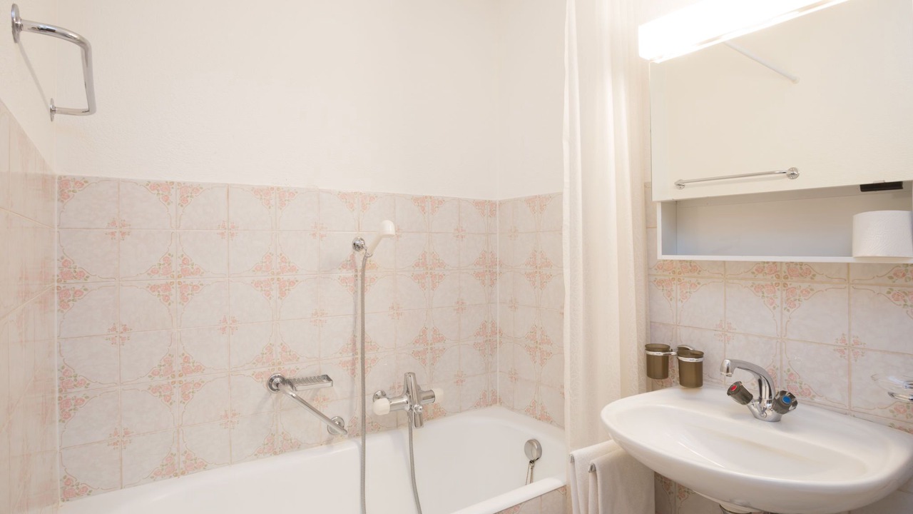 Photo of Bathroom in Vex
