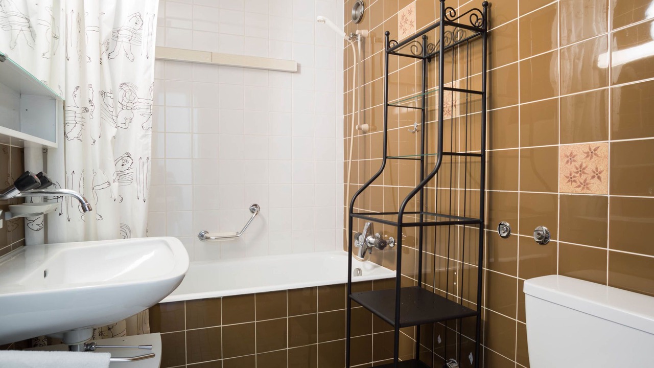 Photo of Bathroom in Vex