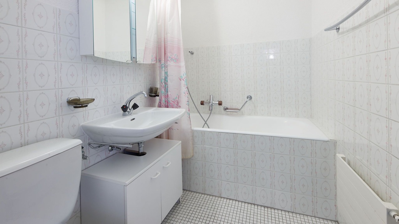 Photo of Bathroom in Vex