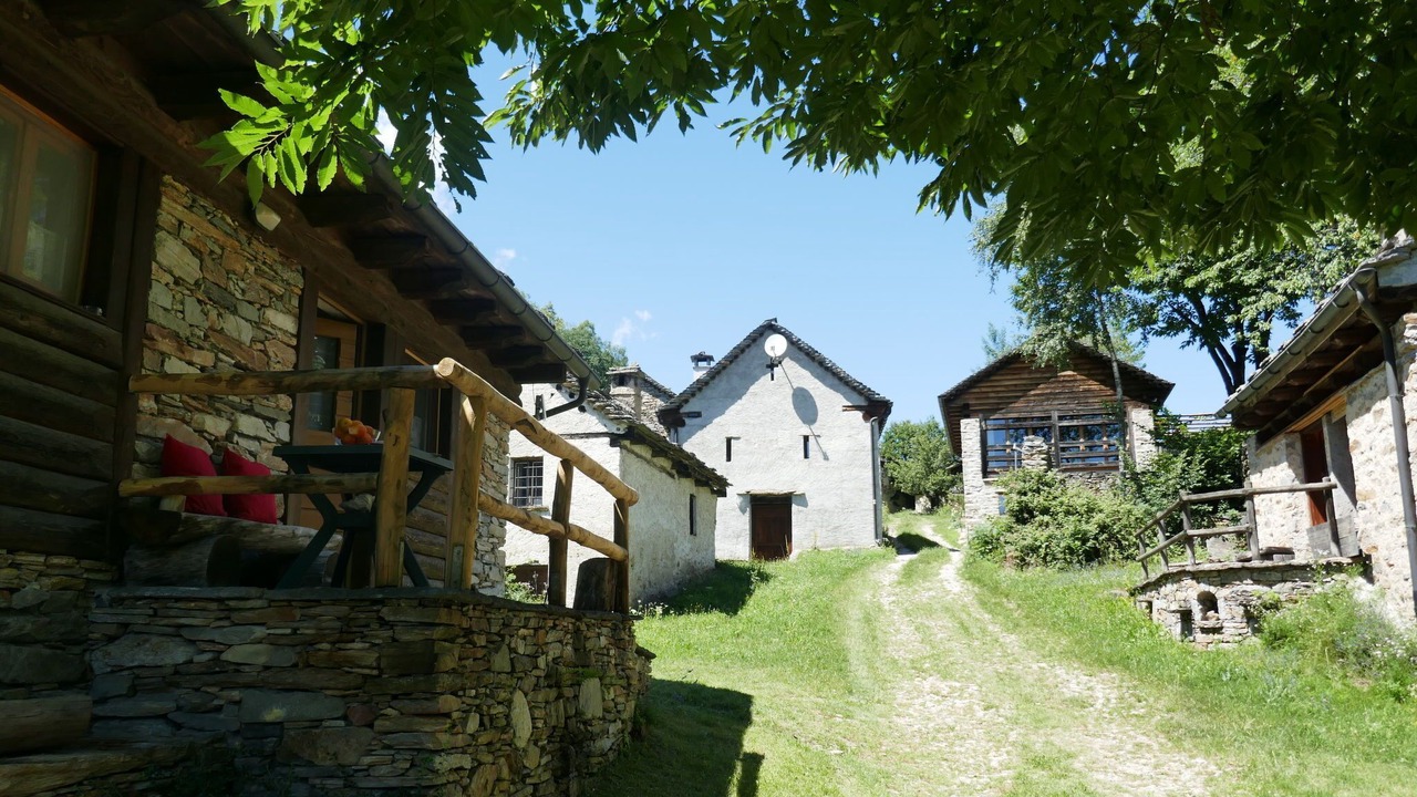 Photo of Others in Semione