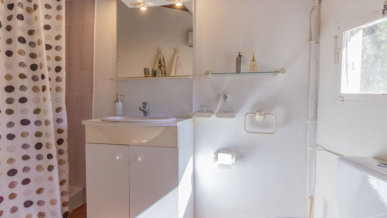 Photo of Bathroom in Puimichel