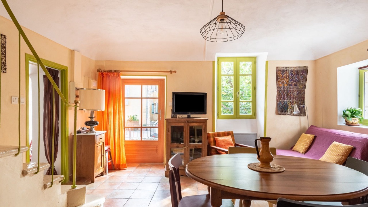 Photo of Livingroom in Saint-Montan
