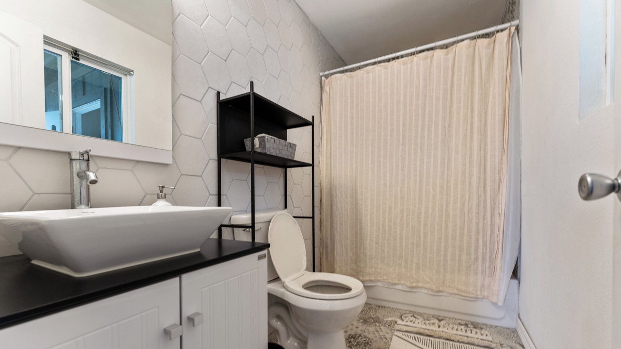 Photo of Bathroom in Del Valle