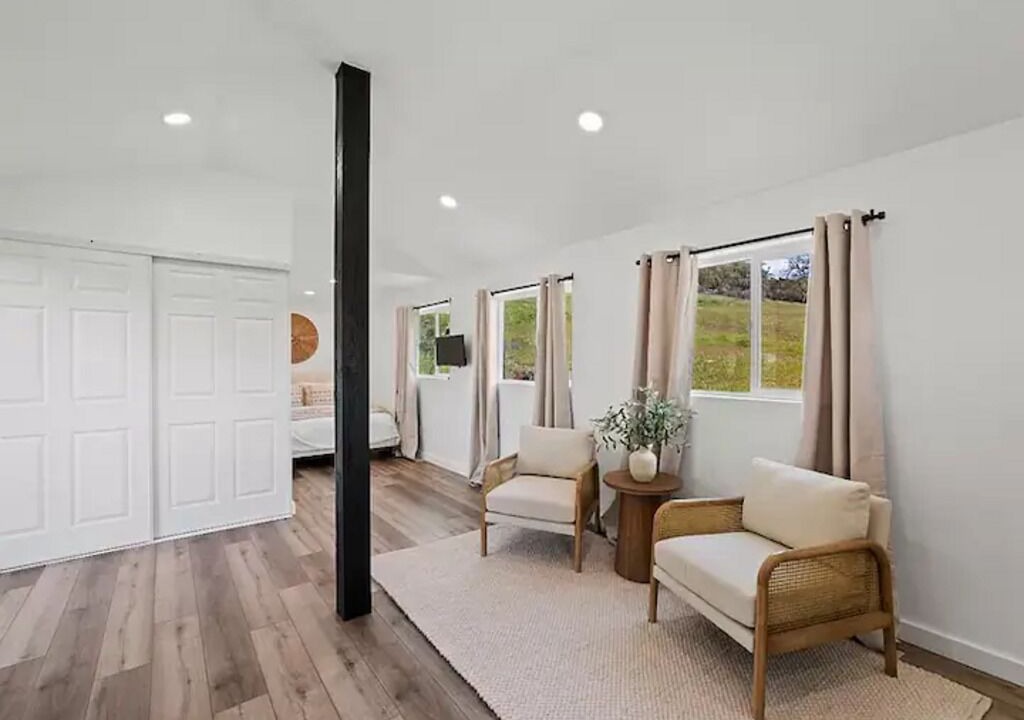Photo of Bedroom in Jayhawk