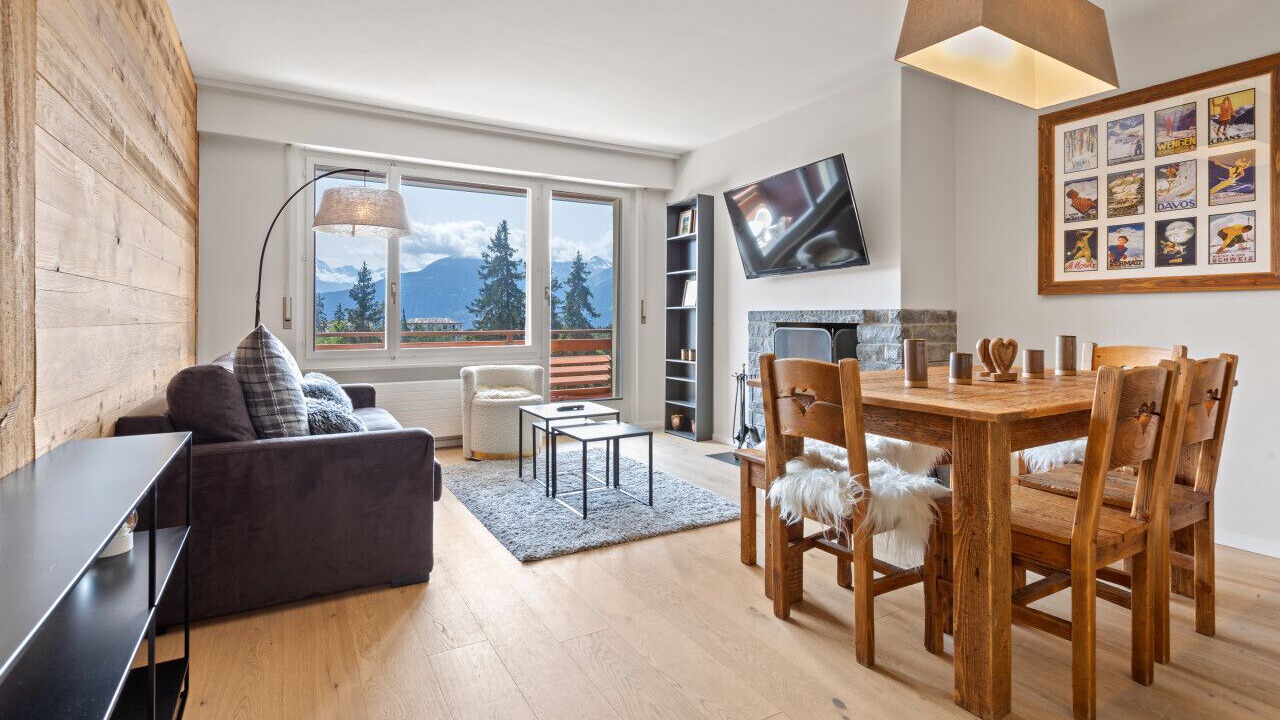 Photo of Livingroom in Lens