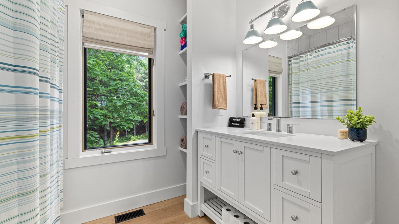 Photo of Bathroom in Lyndhurst