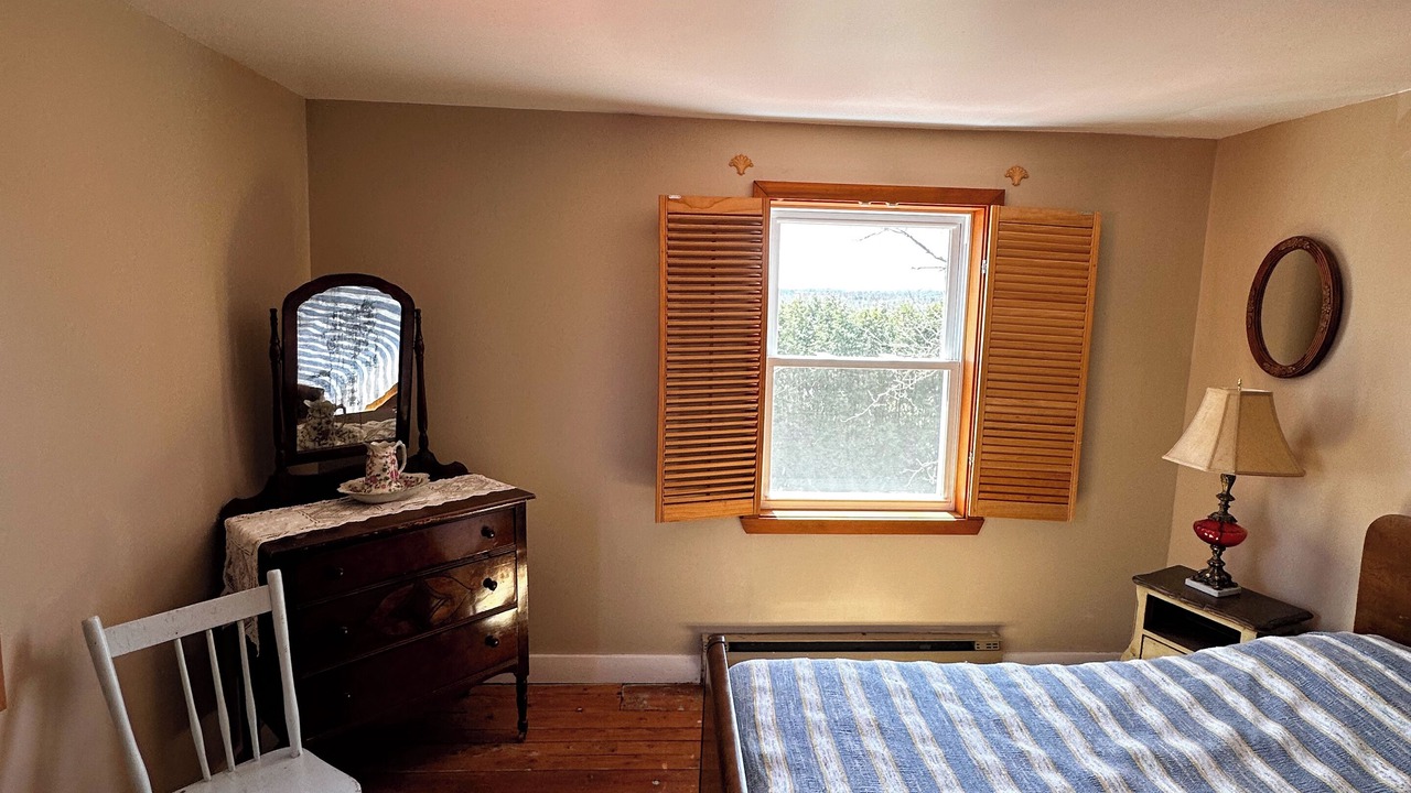 Photo of Bedroom in Compton