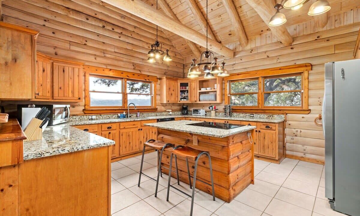 Photo of Kitchen in Lakehills