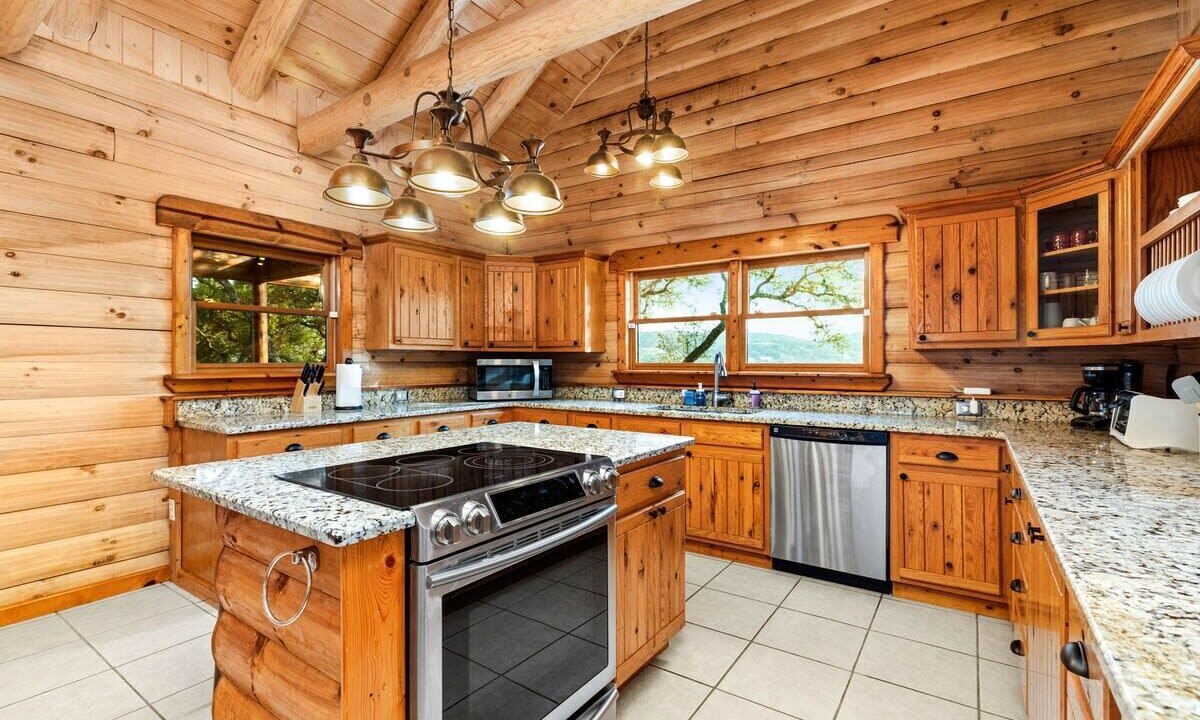 Photo of Kitchen in Lakehills