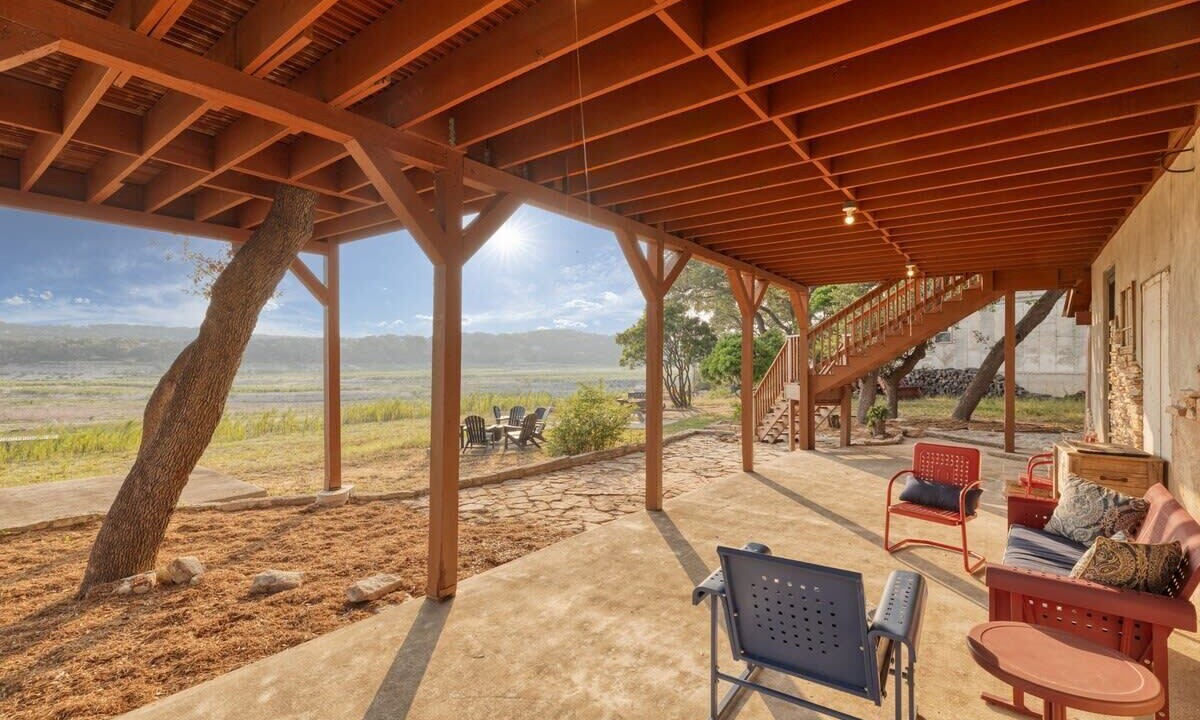Photo of Patio Balcony in Lakehills