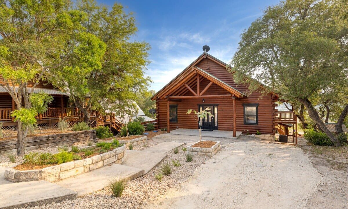 Photo of Outdoor in Lakehills