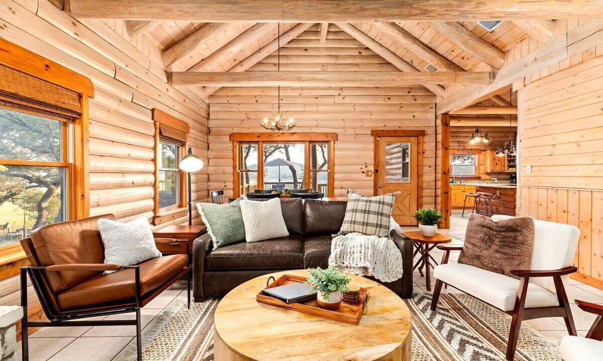 Photo of Livingroom in Lakehills