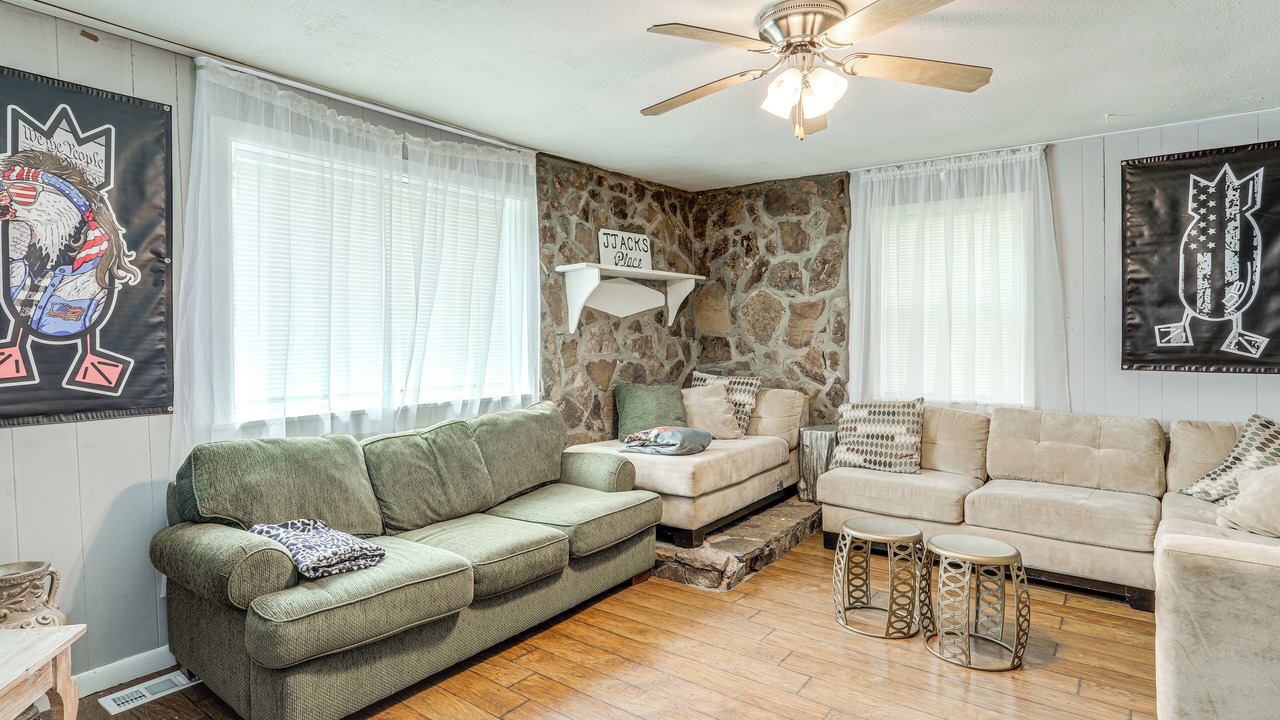 Photo of Livingroom in Greers Ferry