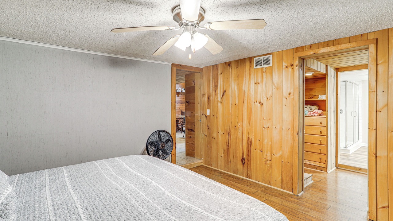 Photo of Bedroom in Greers Ferry