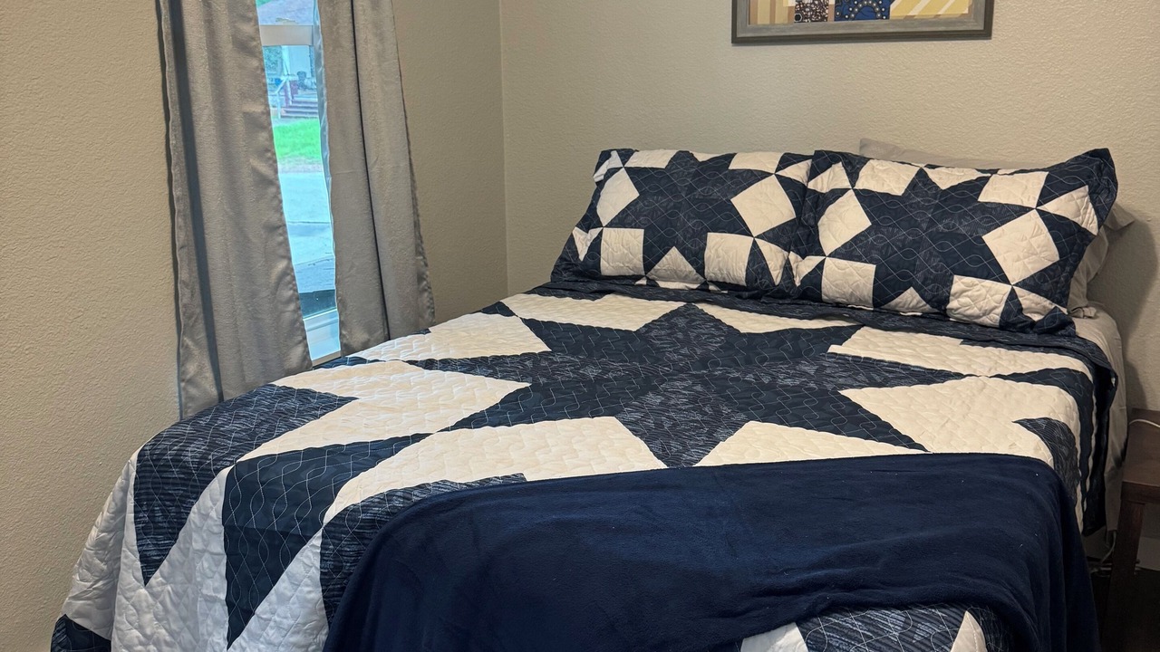 Photo of Bedroom in Marshall
