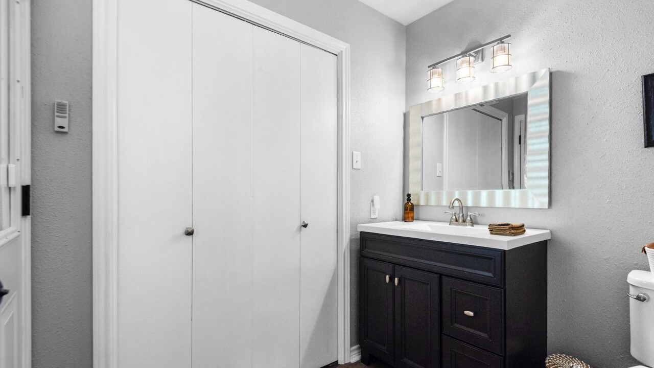 Photo of Bathroom in Brookeland