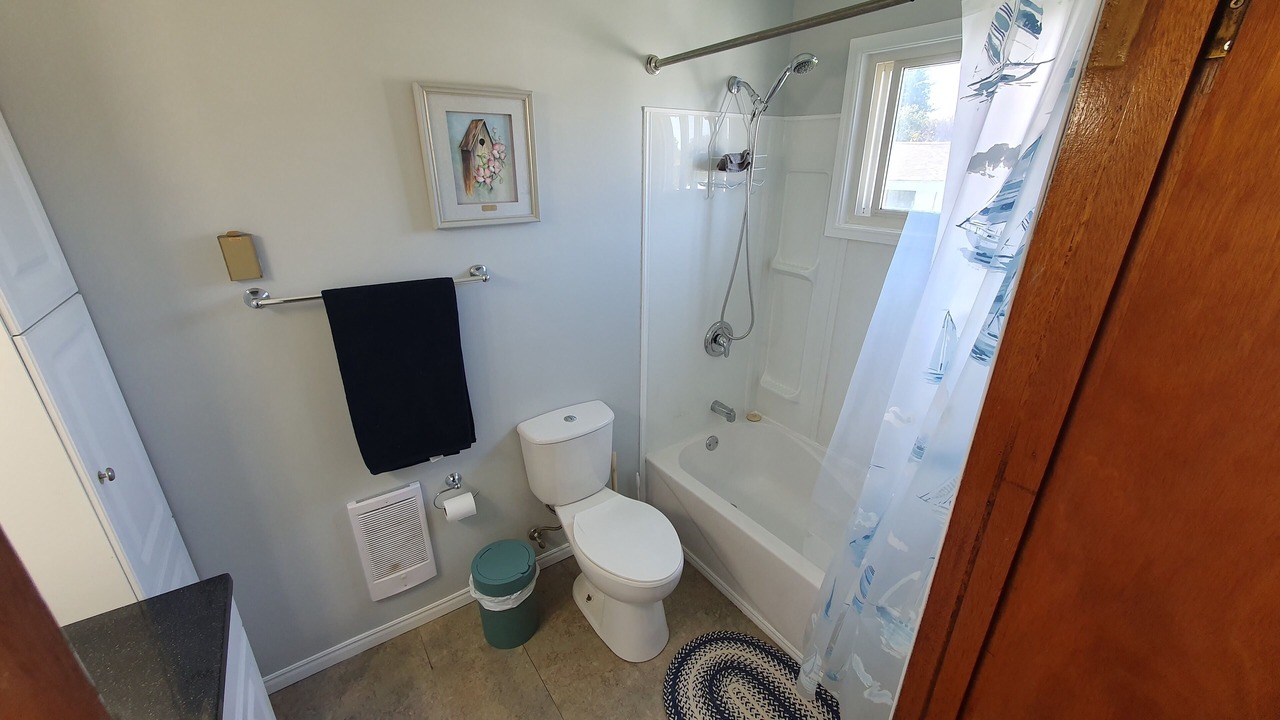 Photo of Bathroom in Thessalon