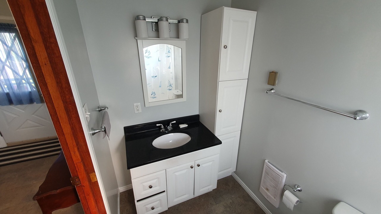 Photo of Bathroom in Thessalon