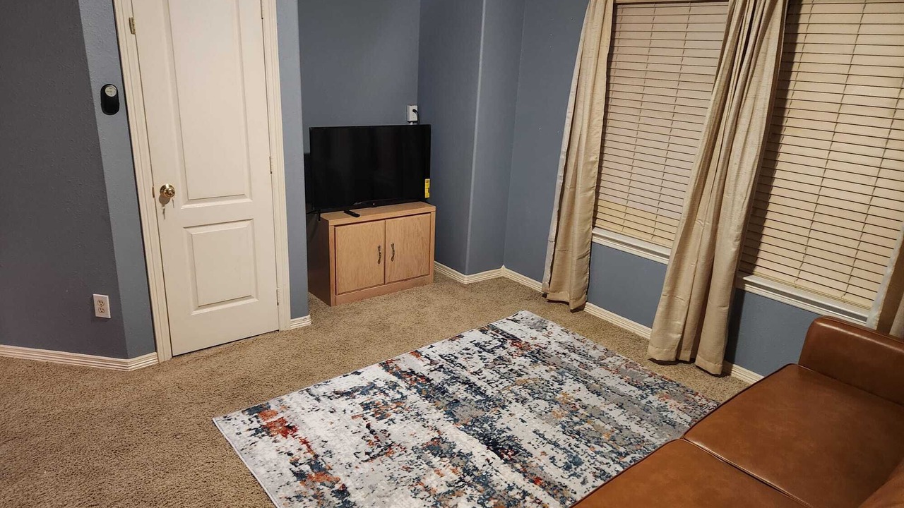 Photo of Livingroom in Spring