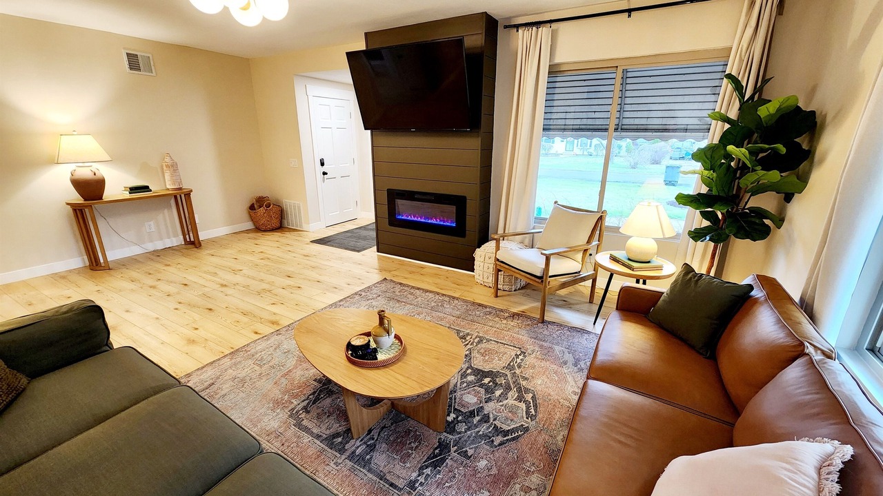 Photo of Livingroom in Reynolds Corners