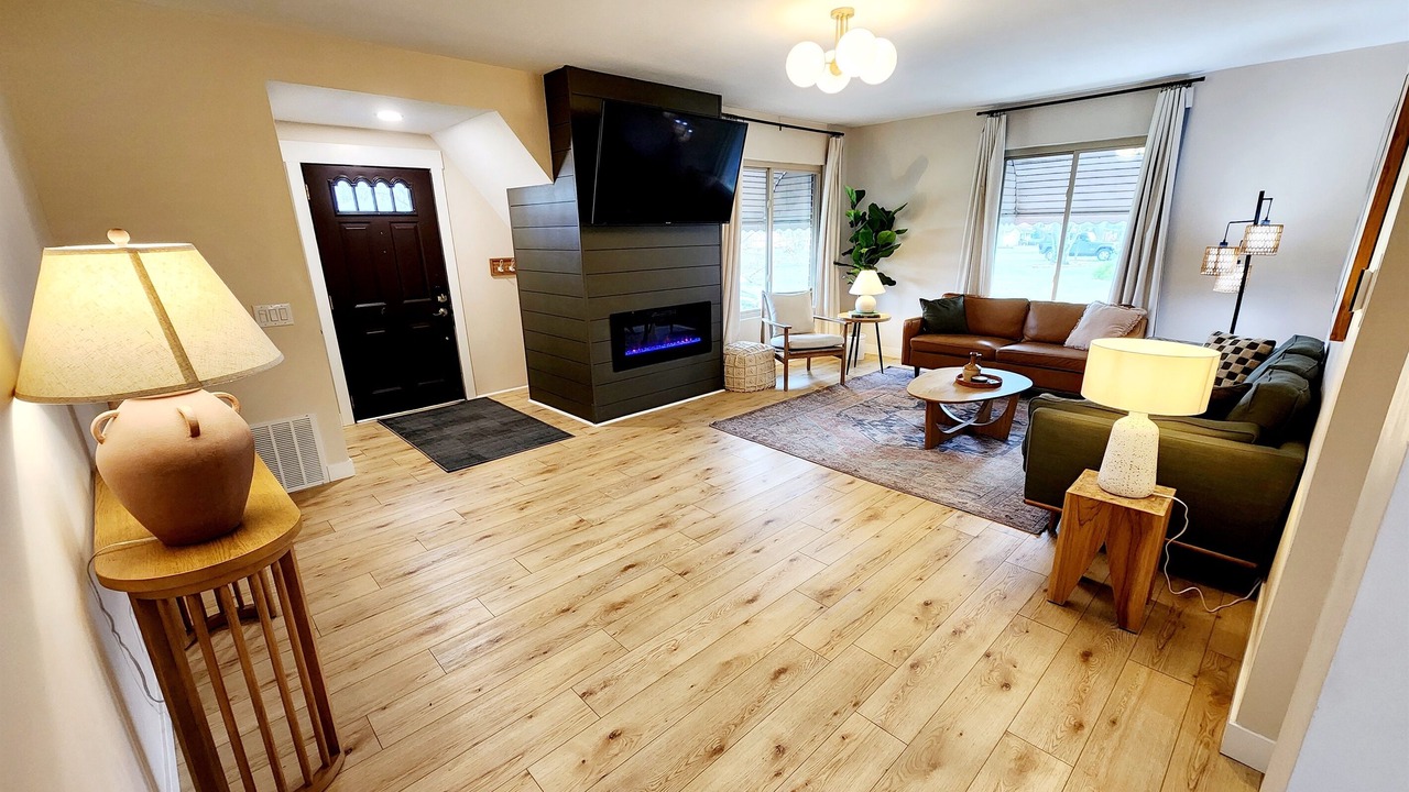 Photo of Livingroom in Reynolds Corners