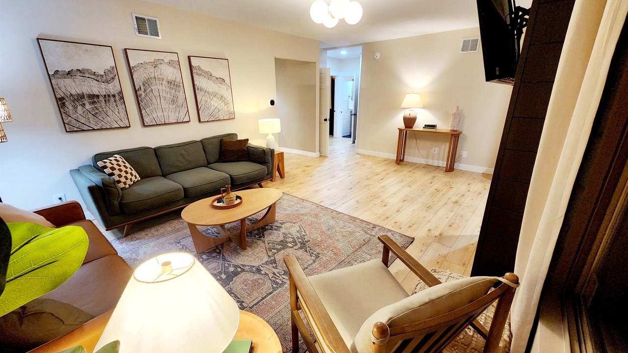 Photo of Livingroom in Reynolds Corners