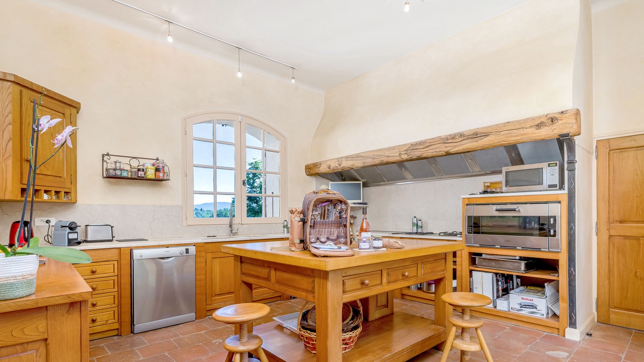 Photo of Kitchen in Le Puy-Sainte-Reparade