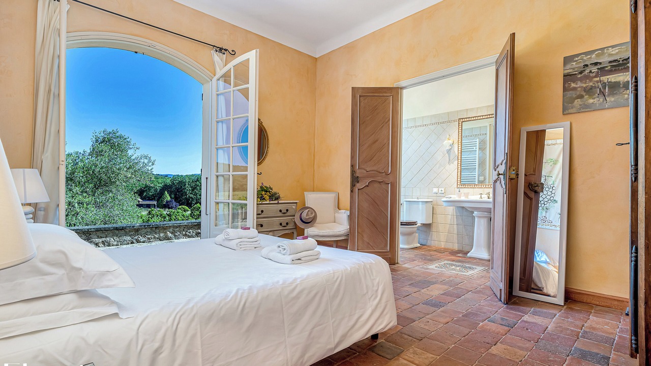 Photo of Bedroom in Le Puy-Sainte-Reparade