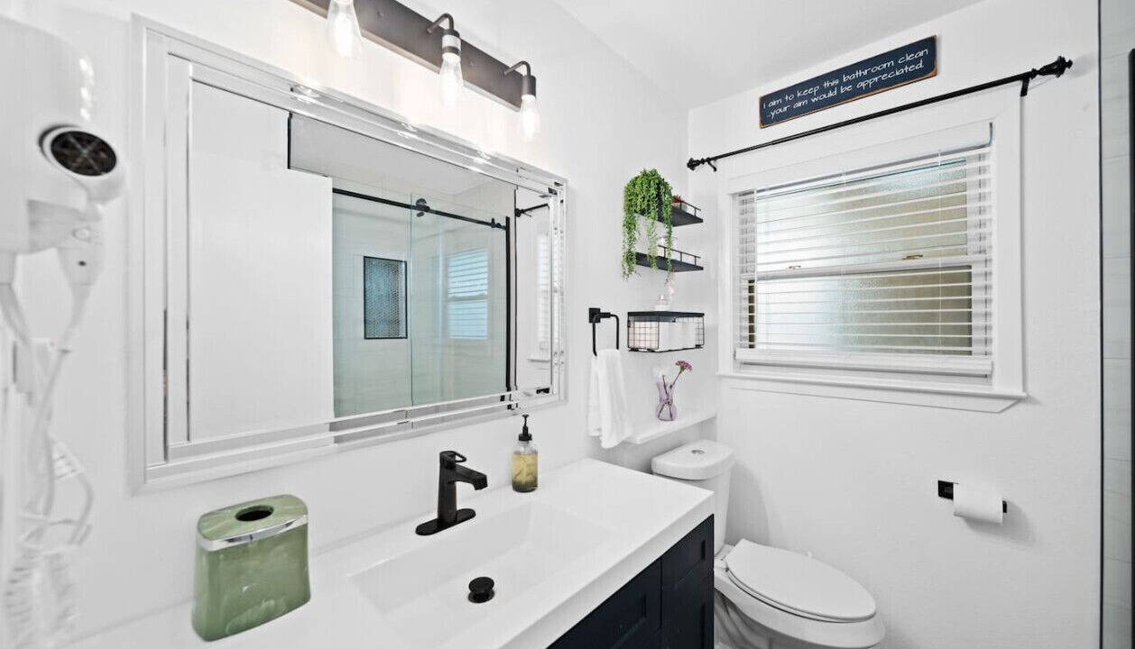 Photo of Bathroom in Medical Center District