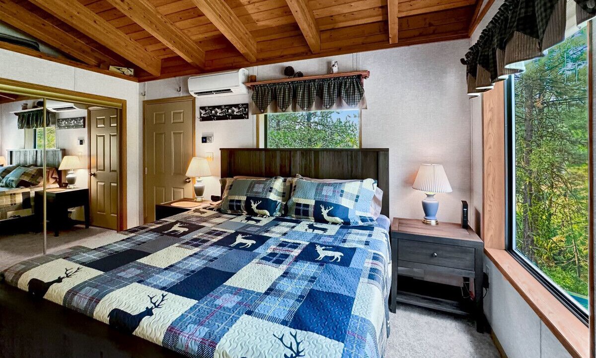 Photo of Bedroom in Cascade