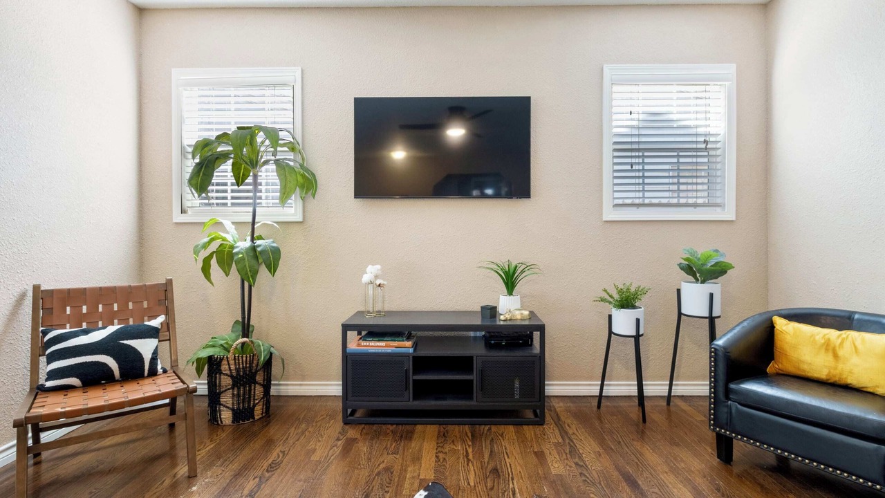 Photo of Livingroom in Tech Terrace