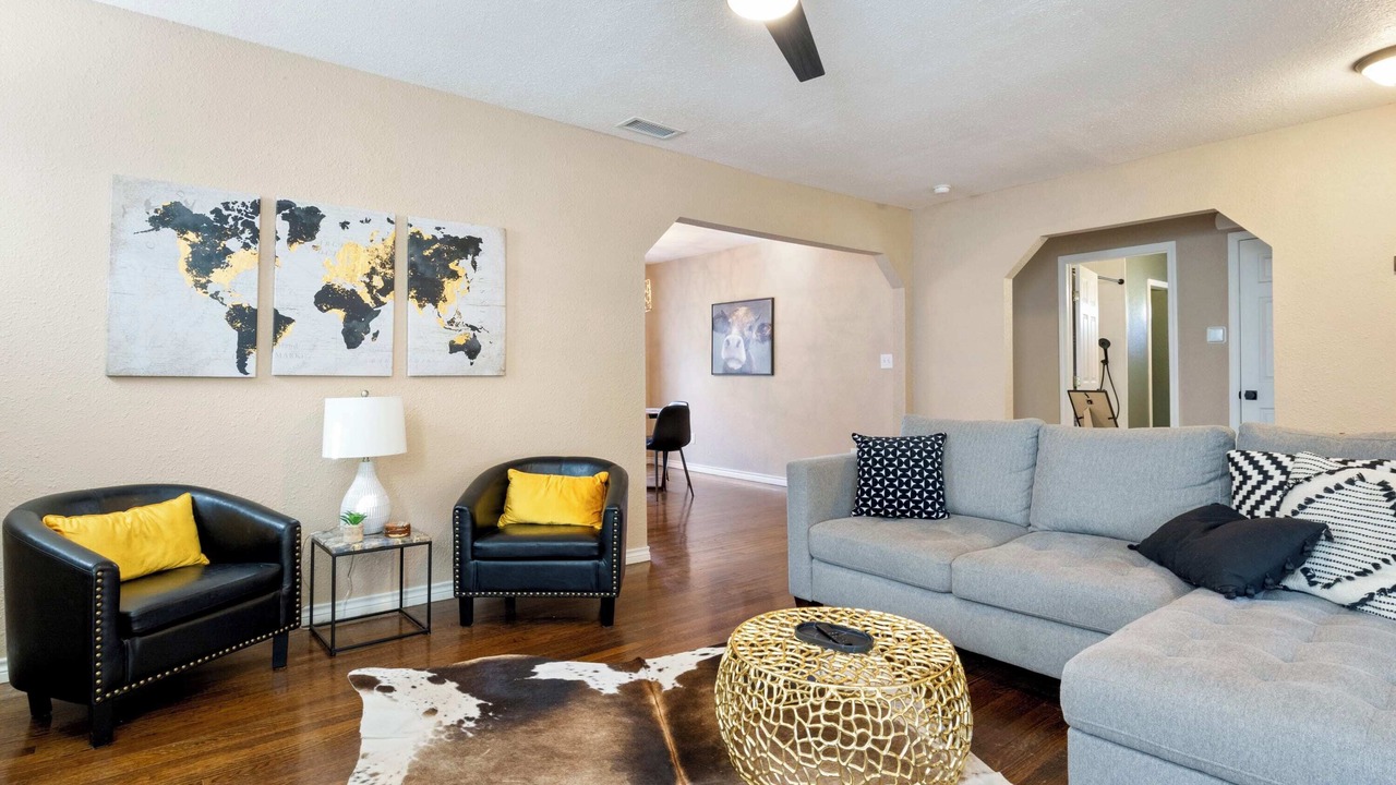 Photo of Livingroom in Tech Terrace