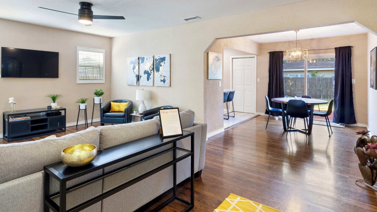 Photo of Livingroom in Tech Terrace