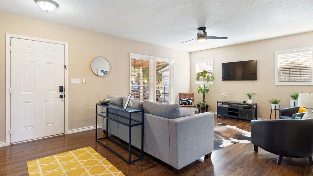 Photo of Livingroom in Tech Terrace