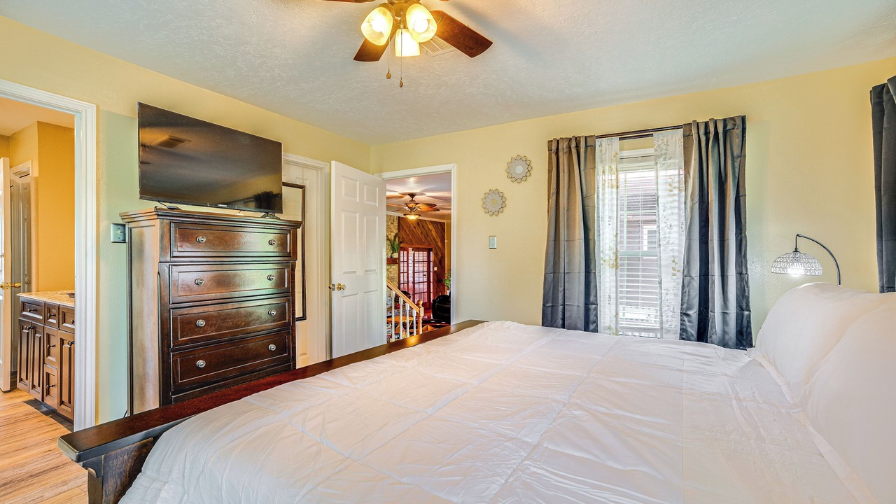Photo of Bedroom in Onalaska