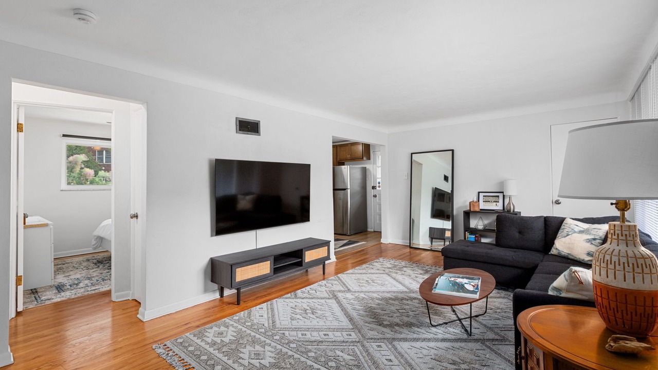Photo of Livingroom in DeBaliviere Place