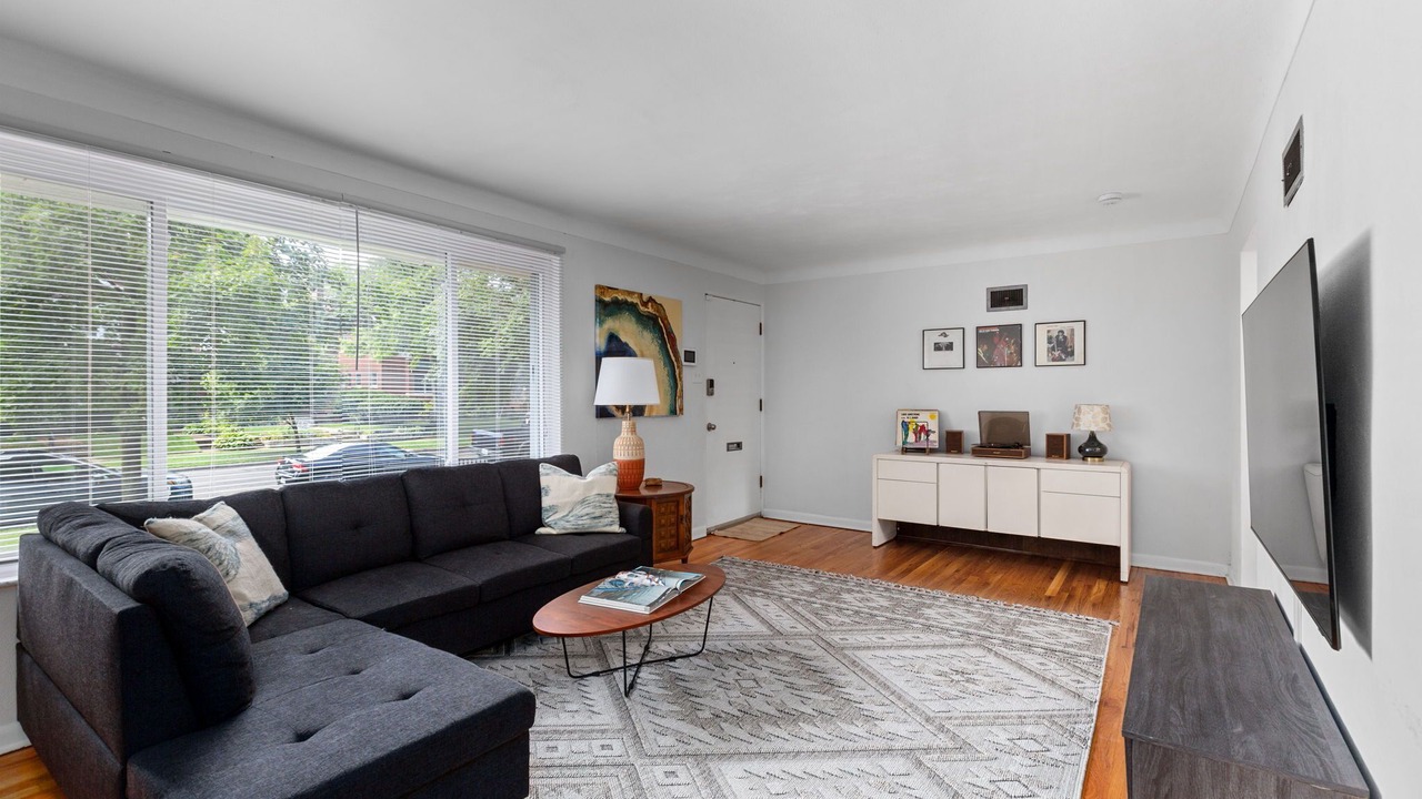 Photo of Livingroom in DeBaliviere Place