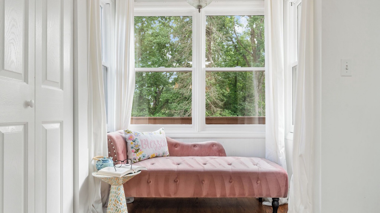 Photo of Livingroom in Briarcliff Heights