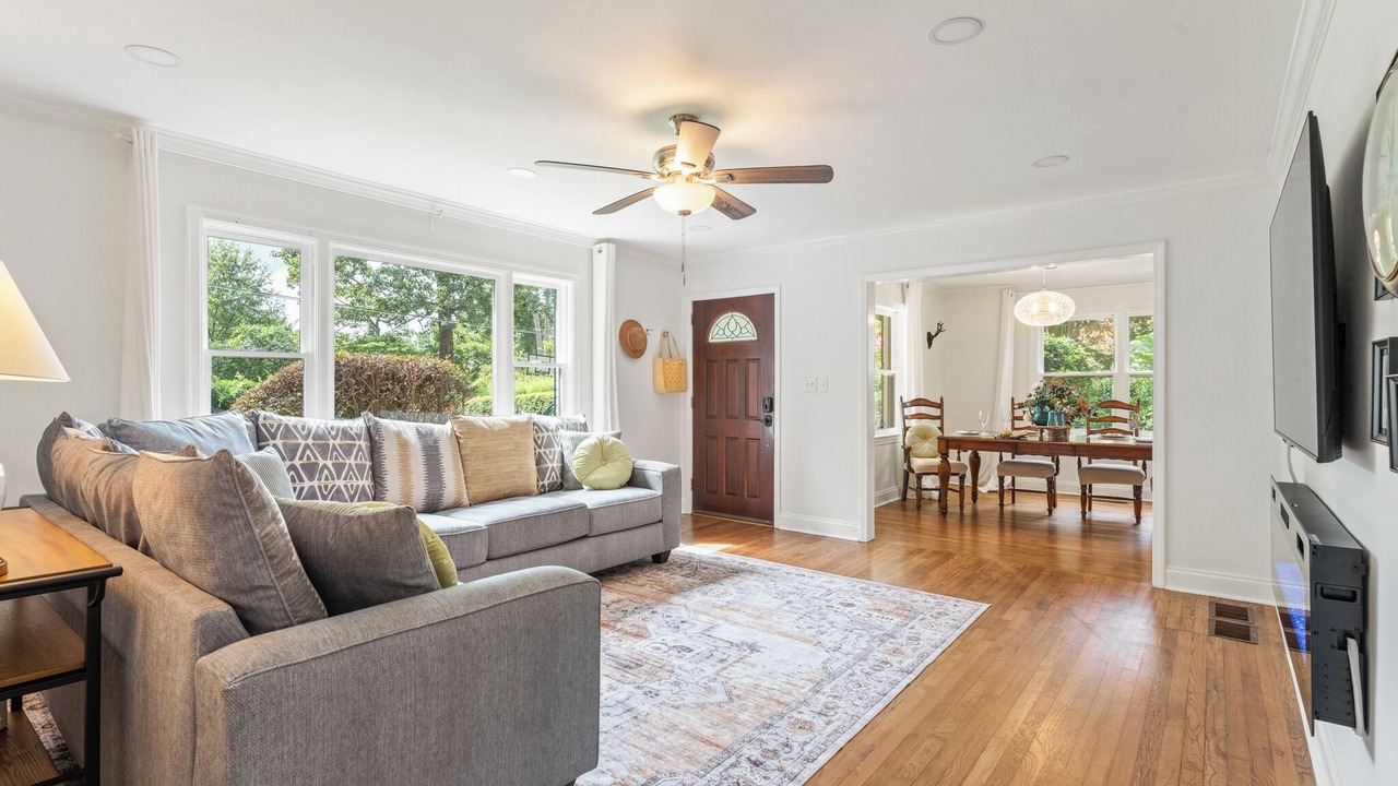 Photo of Livingroom in Briarcliff Heights
