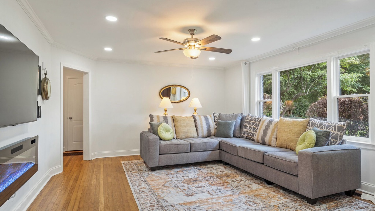 Photo of Livingroom in Briarcliff Heights
