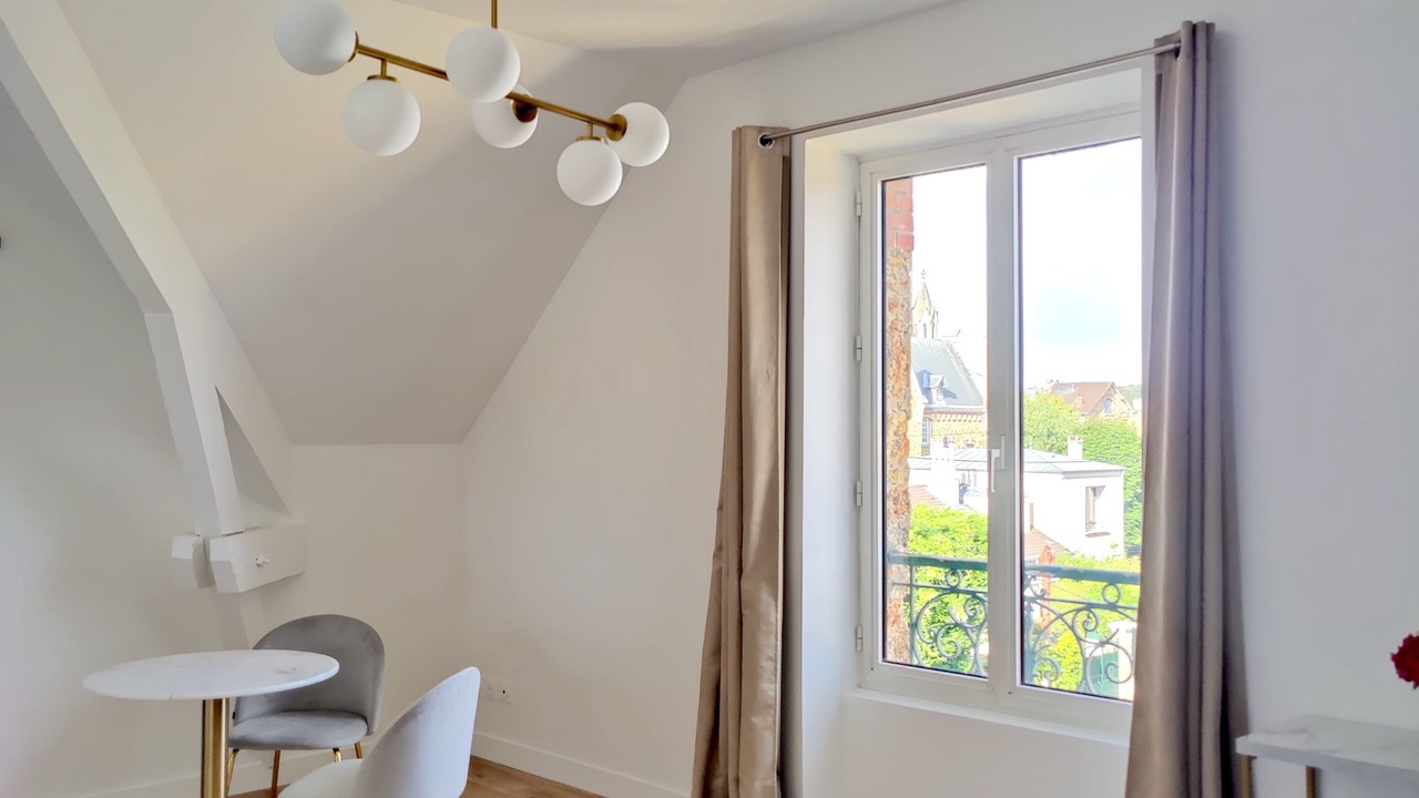 Photo of Bedroom in Le Chesnay