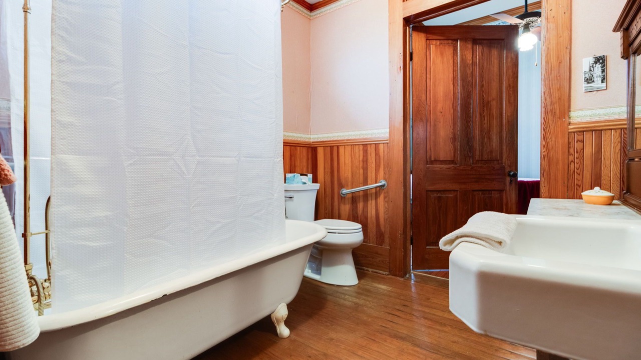 Photo of Bathroom in Scott