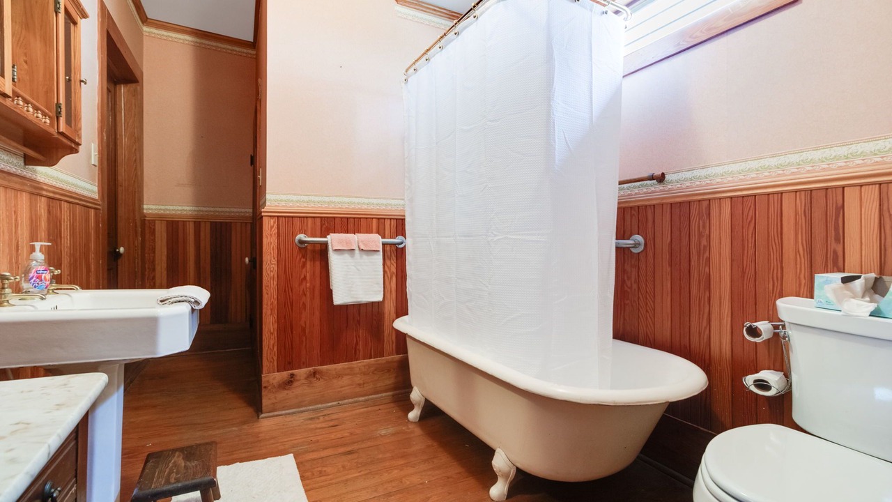 Photo of Bathroom in Scott