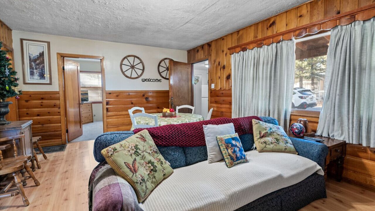 Photo of Livingroom in Peter Pan