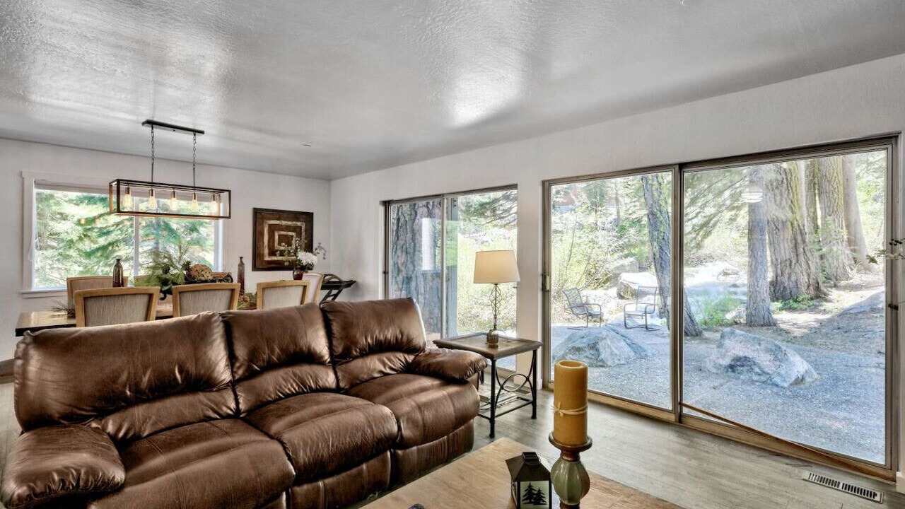 Photo of Livingroom in Alpine Meadows