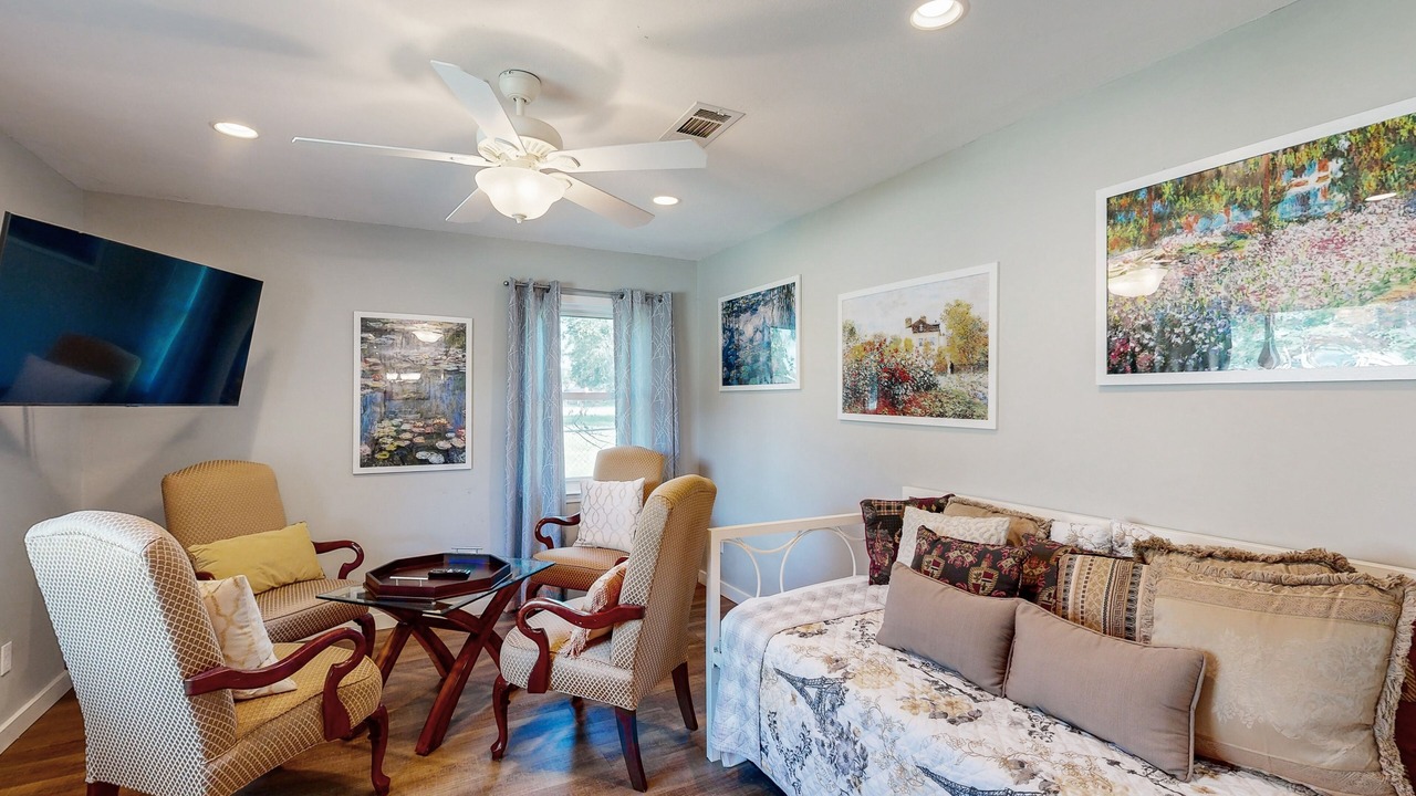 Photo of Livingroom in Granite Shoals