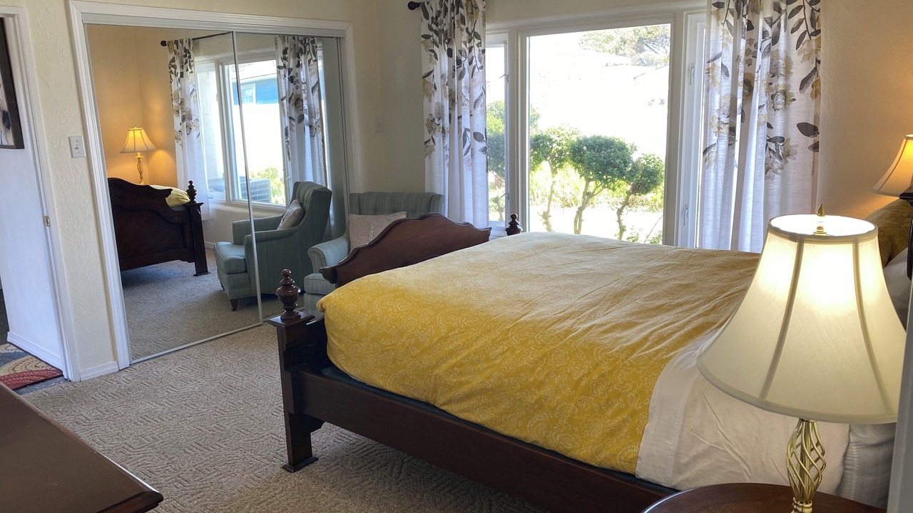 Photo of Bedroom in Crescent City