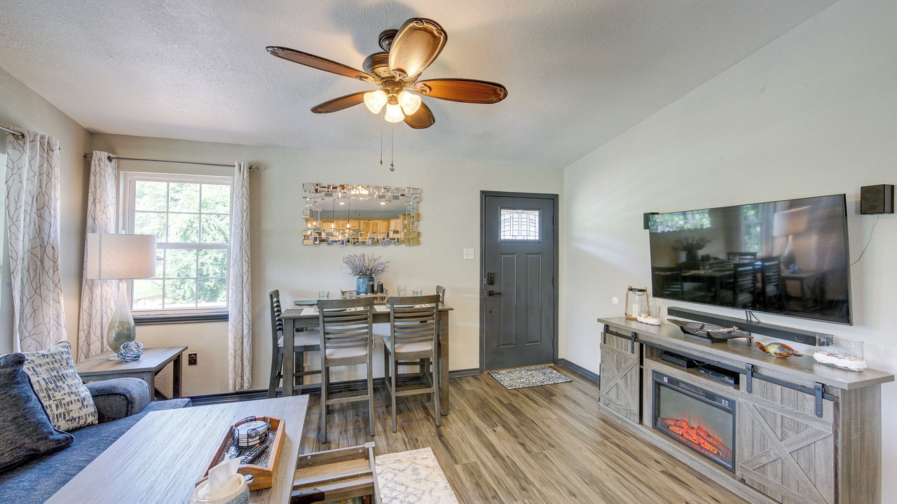 Photo of Livingroom in Tool