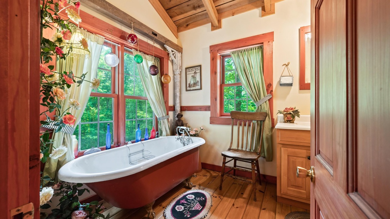 Photo of Bathroom in Gnaw Bone