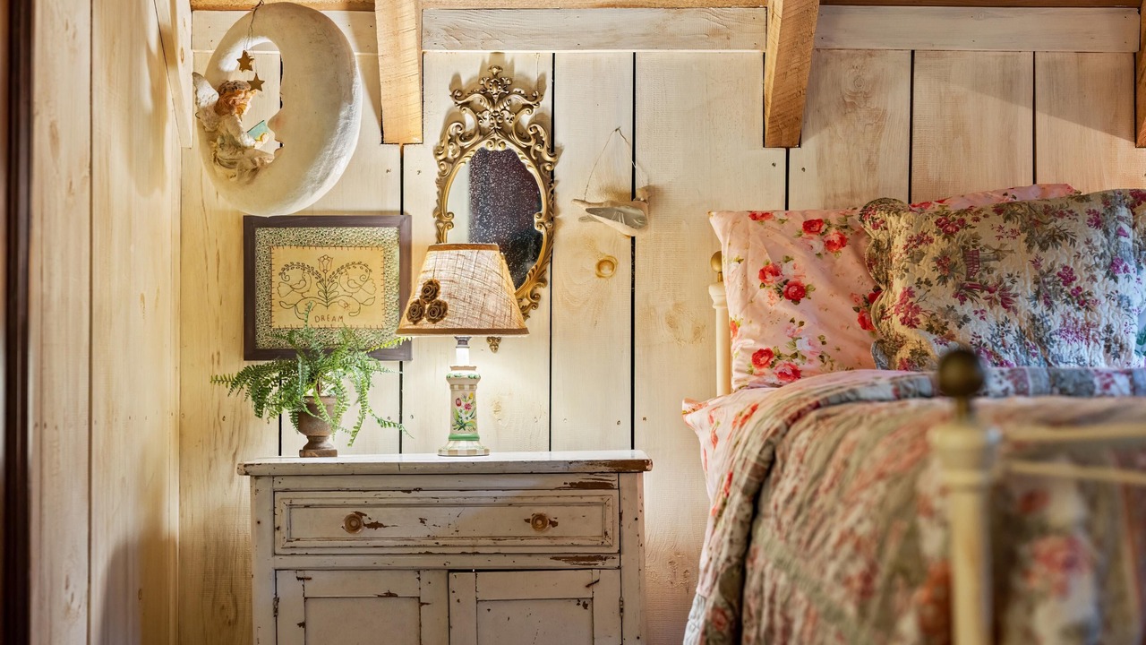 Photo of Bedroom in Gnaw Bone